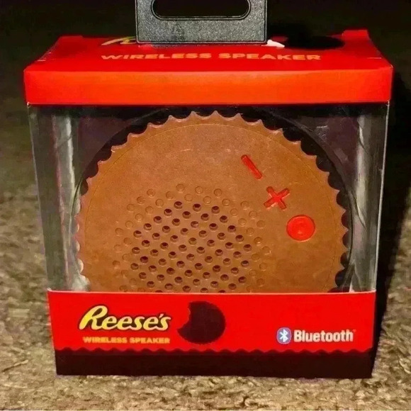 NWT - Reese’s Wireless Bluetooth Speaker Round Chocolate Design - Picture 1 of 4